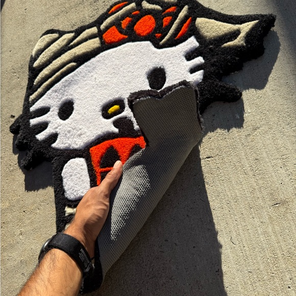 Hello Kitty Rug - Picture 2 of 5